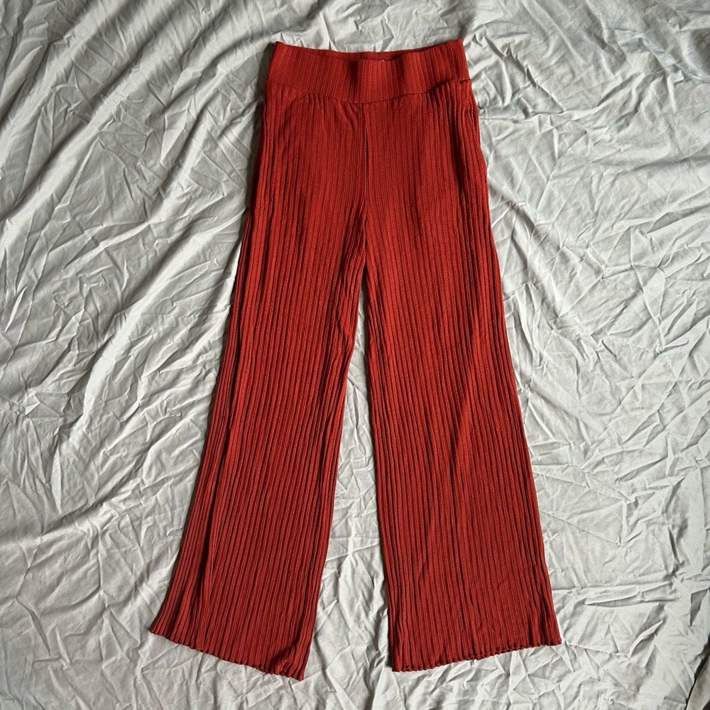 Lou & Grey Wide Leg Ribbed Pants in Rust